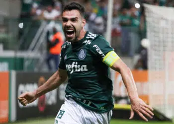Bruno Henrique comemorando seu gol com a camisa do Palmeiras (Crédito: GettyImages)