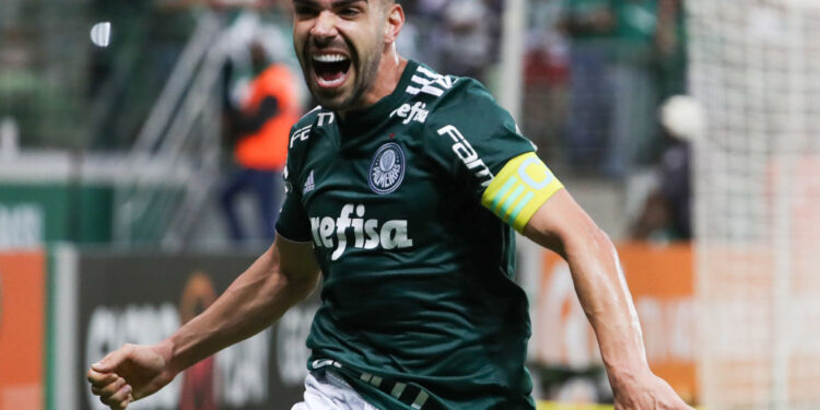 Bruno Henrique comemorando seu gol com a camisa do Palmeiras (Crédito: GettyImages)