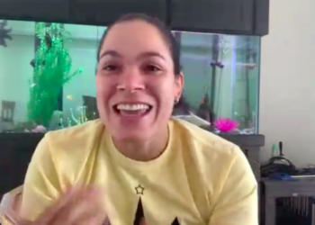 Leoa disse que está cogitando a possibilidade de pendurar as luvas! (Crédito: Transmissão TV Globo)