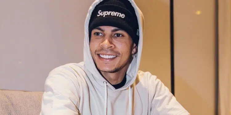 Além da suspensão, Dele terá que pagar 50 mil libras de multa (Crédito: Instagram @dele)