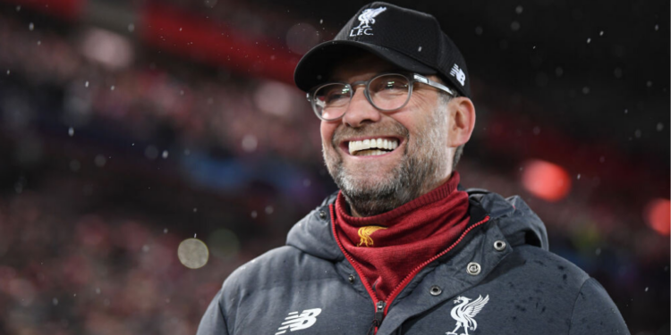 Jurgen Klopp em ação pelo Liverpool (Crédito: GettyImages)