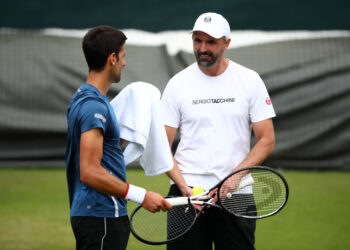 Técnico sai em defesa de Djokovic após surto de coronavírus em torneio (Crédito: GettyImages)