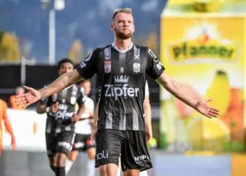 Atacante João Klauss (Crédito: Divulgação/LASK)