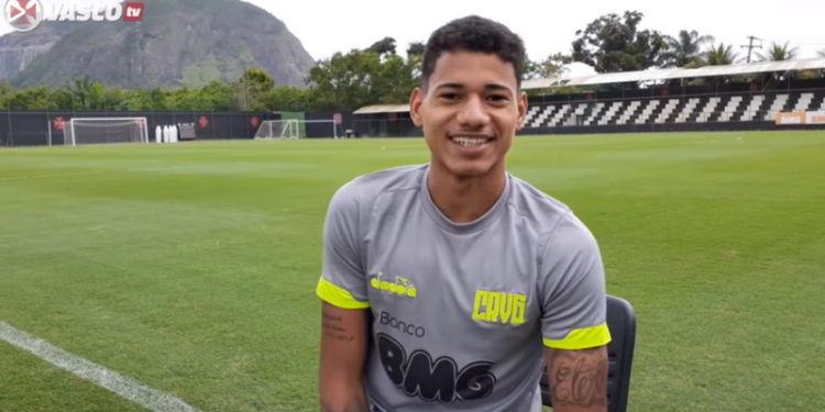 Marrony assina com o Atlético-MG após ajuda financeira de patrocinadora (Crédito: Transmissão TV Vasco)