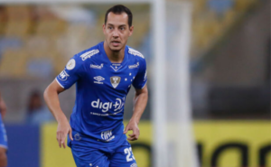 Em entrevista, Rodriguinho chama Cruzeiro de “barca furada” e revolta torcida (Crédito: GettyImages)