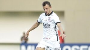 Carlos Augusto comemora classificação do Corinthians e projeta quartas de final (Crédito: Rodrigo Coca/Corinthians)