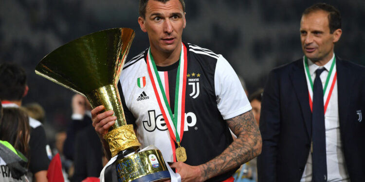 Mandzukic pode voltar para a Europa (Crédito: Getty Images)