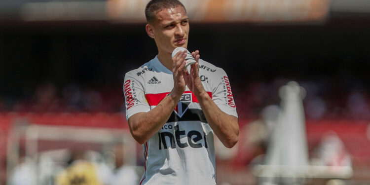 Antony deixa o São Paulo para sua primeira experiência na Europa (Crédito: GettyImages)
