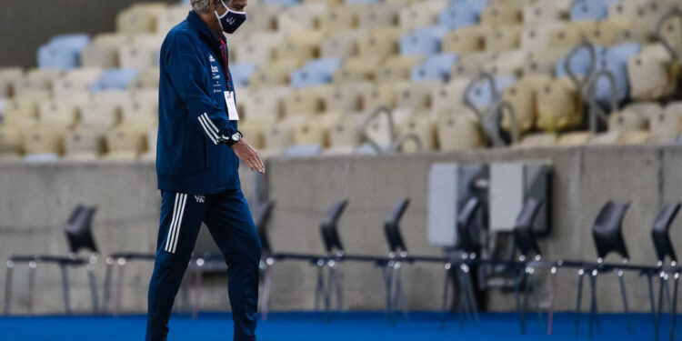 Benfica ainda estaria de olho no treinador (Crédito: GettyImages)