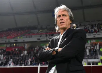 Jorge Jesus pode estar mais perto do que nunca de deixar o Flamengo (Crédito: GettyImages)