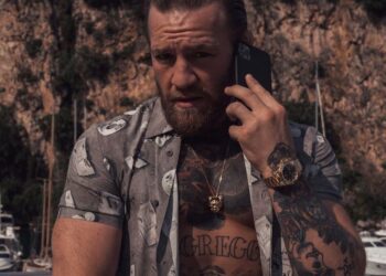 McGregor exibiu novo relógio (Crédito: Instagram)