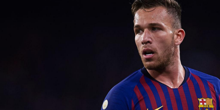 Atitude de Arthur é comentada por presidente do Barcelona, que a classifica como inaceitável e dispara (Crédito: GettyImages)