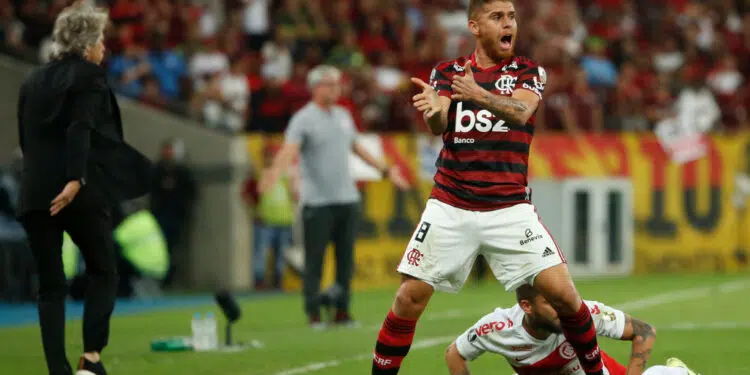 Cuéllar deixou o Flamengo no ano passado (Crédito: GettyImages)