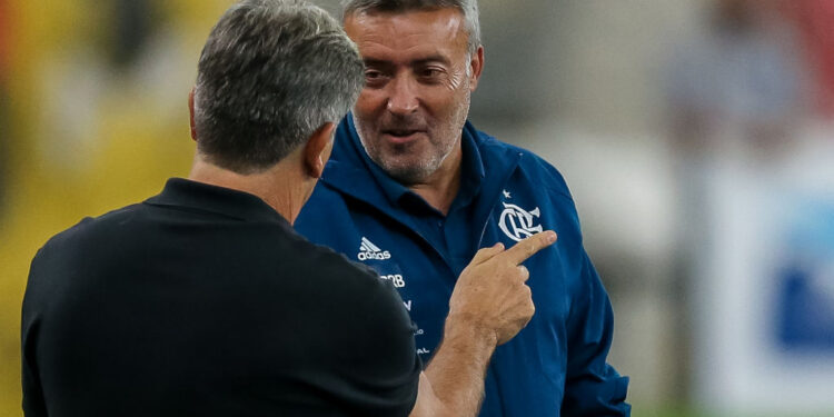Domènec Torrent em ação pelo Flamengo (Crédito: GettyImages)