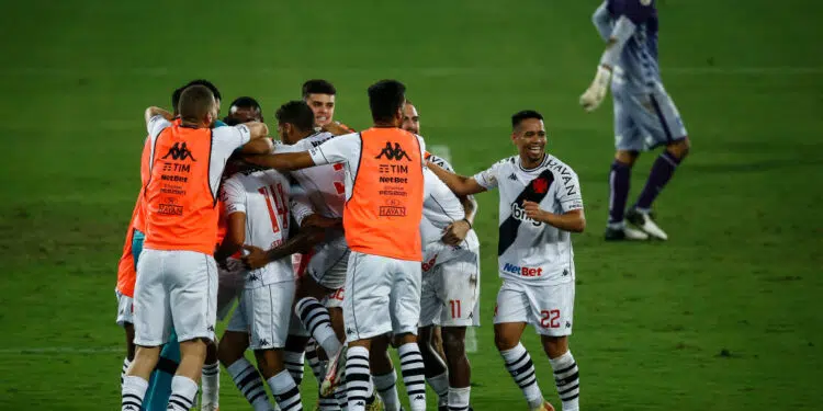 Jogadores do Vasco da Gama comemorando gol (Crédito: GettyImages)