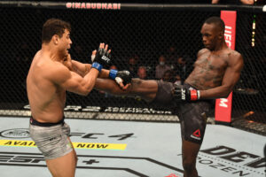 Israel Adesanya vence Paulo Borrachinha no UFC (Crédito: GettyImages)