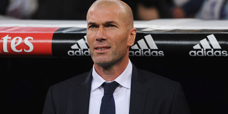 ZIdane em ação pelo Real Madrid (Crédito: GettyImages)