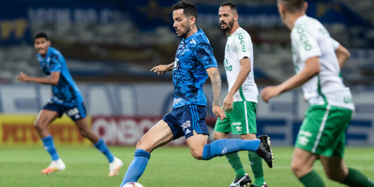 Chapecoense e Cruzeiro são rivais na Série B (Crédito: Gustavo Aleixo / Cruzeiro / Fotos Públicas)