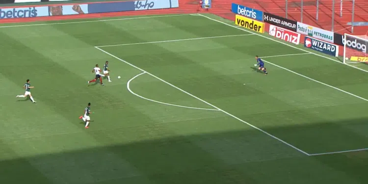 Atlético-GO e Palmeiras duelaram no Brasileirão (Crédito: Transmissão Premiere - 25/10/2020)