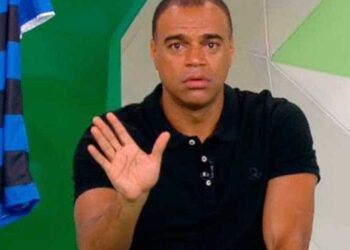 Denílson comenta investida do Palmeiras por Miguel Ángel Ramirez e opina (Crédito: Transmissão TV Bandeirantes)