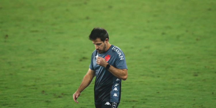 Repórter critica atuação do Vasco em goleada do Atlético-MG e dispara contra Ramon Menezes (Crédito: GettyImages)