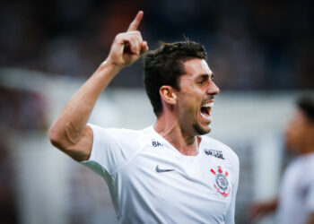 Danilo Avelar reforça empreendimentos com app para jogadores (Crédito: Getty Images)