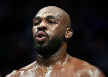 Após acusação de Adesanya, Jon Jones admite ter se escondido de fiscais antidoping (Crédito: GettyImages)