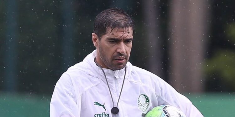 Abel Ferreira manda mensagem a torcedores em meio a surto de Covid no elenco do Palmeiras (Crédito: Palmeiras / César Greco)