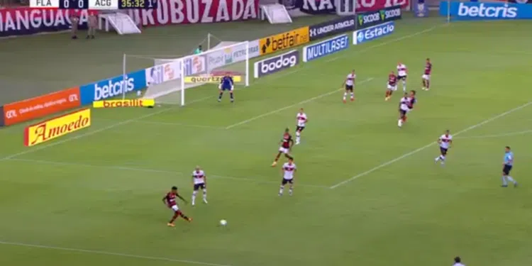 Em partida bem equilibrada, Flamengo e Atlético-GO ficam no 1 a 1 no Maracanã (Crédito: Transmissão Premiere)
