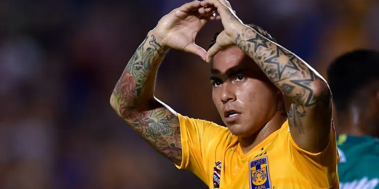Eduardo Vargas em ação pelo Tigres, do México (Crédito: GettyImages)