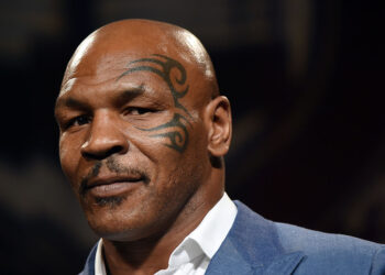 Mike Tyson provoca Roy Jones Jr antes da luta que marca o retorno aos ringues (Crédito: GettyImages)