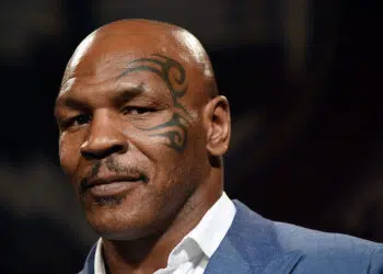 Mike Tyson provoca Roy Jones Jr antes da luta que marca o retorno aos ringues (Crédito: GettyImages)