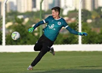 Tadeu espera time ambicioso contra o Palmeiras (Crédito: Rosiron Rodrigues/Goiás EC)