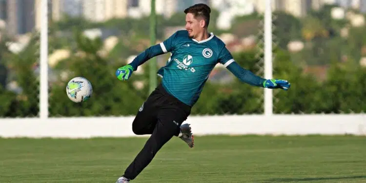 Tadeu espera time ambicioso contra o Palmeiras (Crédito: Rosiron Rodrigues/Goiás EC)