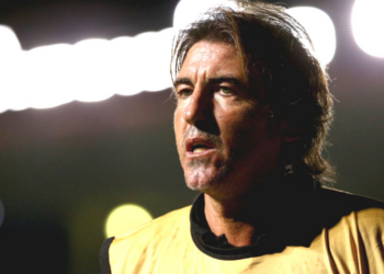 Após pedidos, Vasco deve manter treinador até o clássico contra o Fluminense (Crédito: GettyImages)