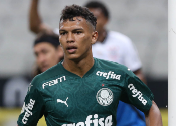 Gabriel Veron, um dos principais destaques do Palmeiras comemora um ano do seu primeiro gol como profissional (Crédito: Cesar Grecco/Palmeiras/Fotos Públicas)