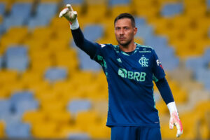 Jornalista detona decisão do Flamengo por não renovar com Diego Alves (Crédito: GettyImages)