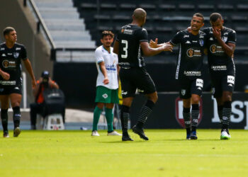 Cícero em ação pelo Botafogo (Crédito: GettyImages)