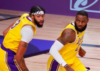 Los Angeles Lakers anuncia renovação de contrato com LeBron e Anthony Davis (Crédito: GettyImages)
