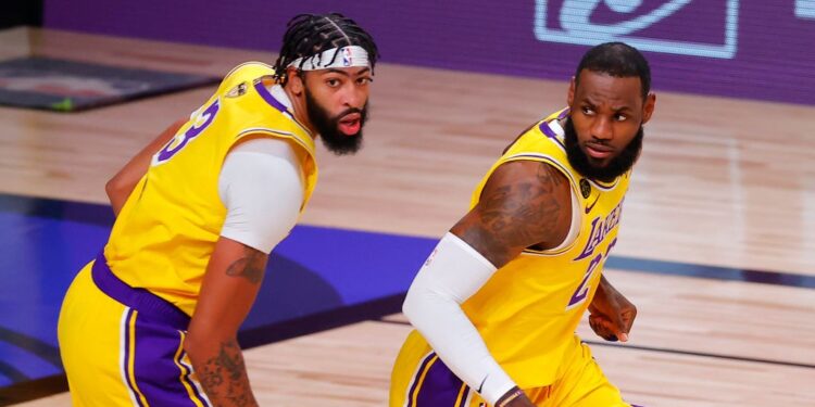 Los Angeles Lakers anuncia renovação de contrato com LeBron e Anthony Davis (Crédito: GettyImages)