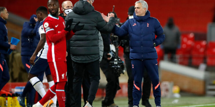 Mourinho reclama de postura de Klopp em Liverpool x Tottenham: “Eu teria sido expulso” (Crédito: GettyImages)
