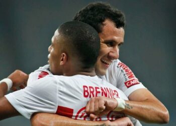 Pablo alerta torcedores e elenco após liderança do Brasileirão (Crédito: Miguel Schincariol / São Paulo)