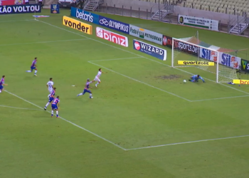 Fortaleza e Santos duelaram no Brasileirão (Crédito: Transmissão Premiere - 21/01/2021)