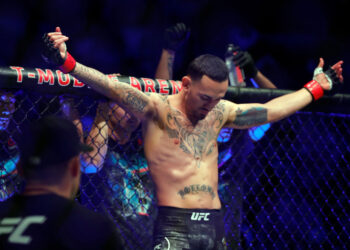 Max Holloway é o destaque da noite (Crédito: GettyImages)