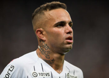 Luan em ação com a camisa do Corinthians (Crédito: GettyImages)