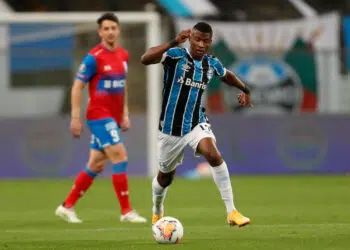 Orejuela em ação com a camisa do Grêmio (Crédito: GettyImages)