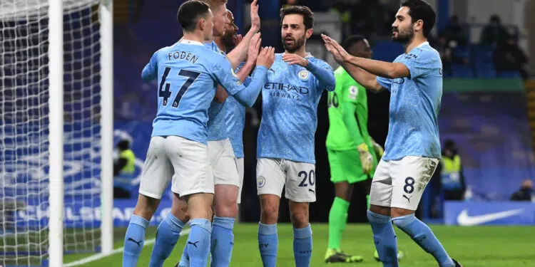 De Bruyne e Foden lideram vitória, e City bate o Chelsea pelo Campeonato Inglês (Crédito: GettyImages)