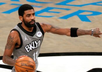 Kyrie Irving comprou uma casa para a família de George Floyd, revela ex-NBA (Crédito: Getty Images)