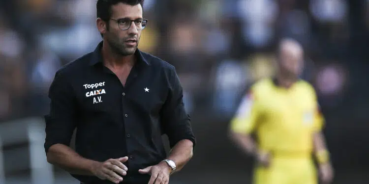 Alberto Valentim está na mira do Fortaleza (Crédito: GettyImages)