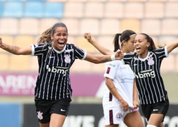 Jogadoras do Corinthians comemorando gol (Crédito: Rodrigo Coca/Agência Corinthians)